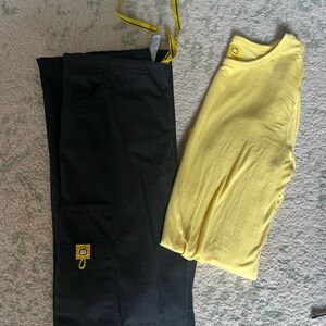 Wonder Wink Scrub Set